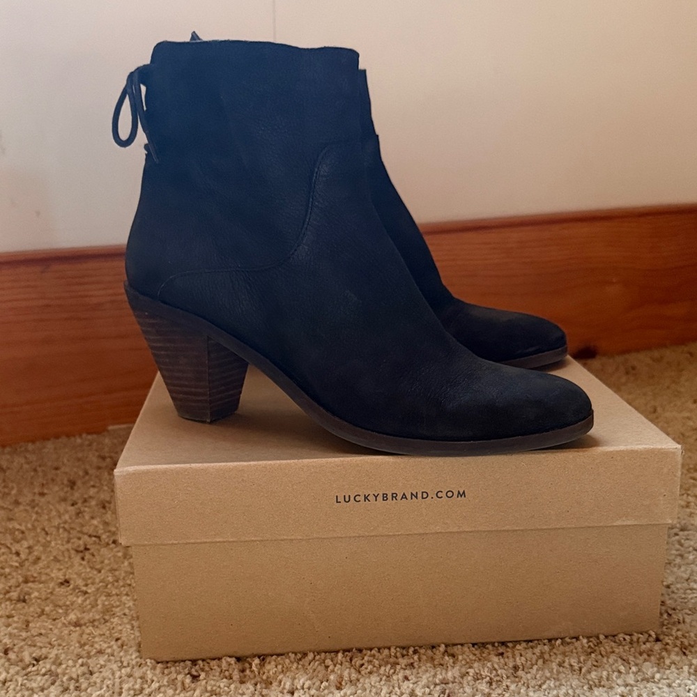 Lucky Brand Women's black Ankle Booties